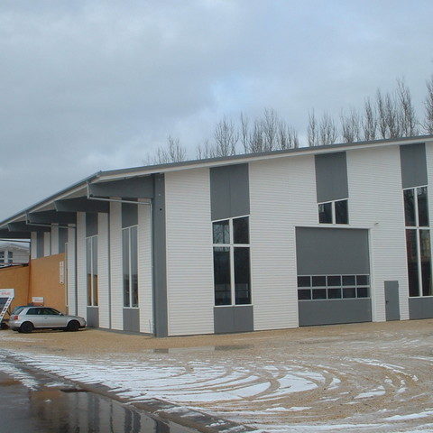 Holzbaubetrieb Kuhn in Rangendingen (Fertigteile mit Holzleimbinder)